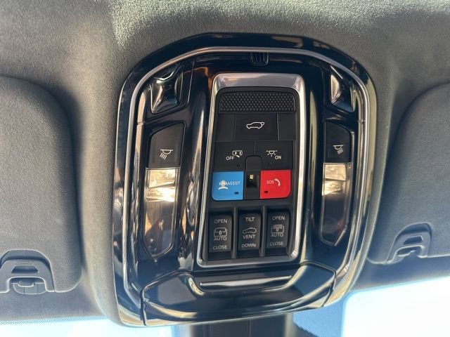 2022 Jeep Grand Wagoneer Series III