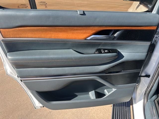 2022 Jeep Grand Wagoneer Series III