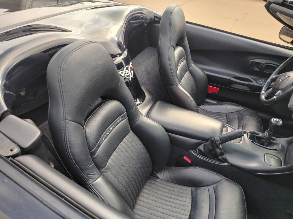 2003 Chevrolet Corvette Base