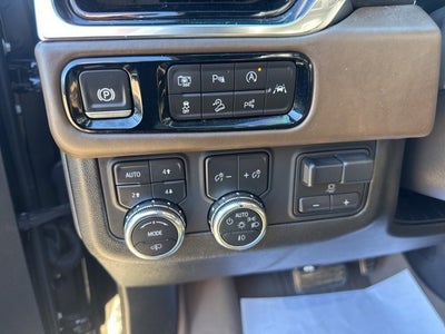 2025 GMC Yukon Denali Ultimate