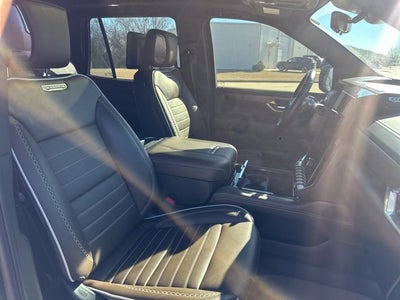 2025 GMC Yukon Denali Ultimate
