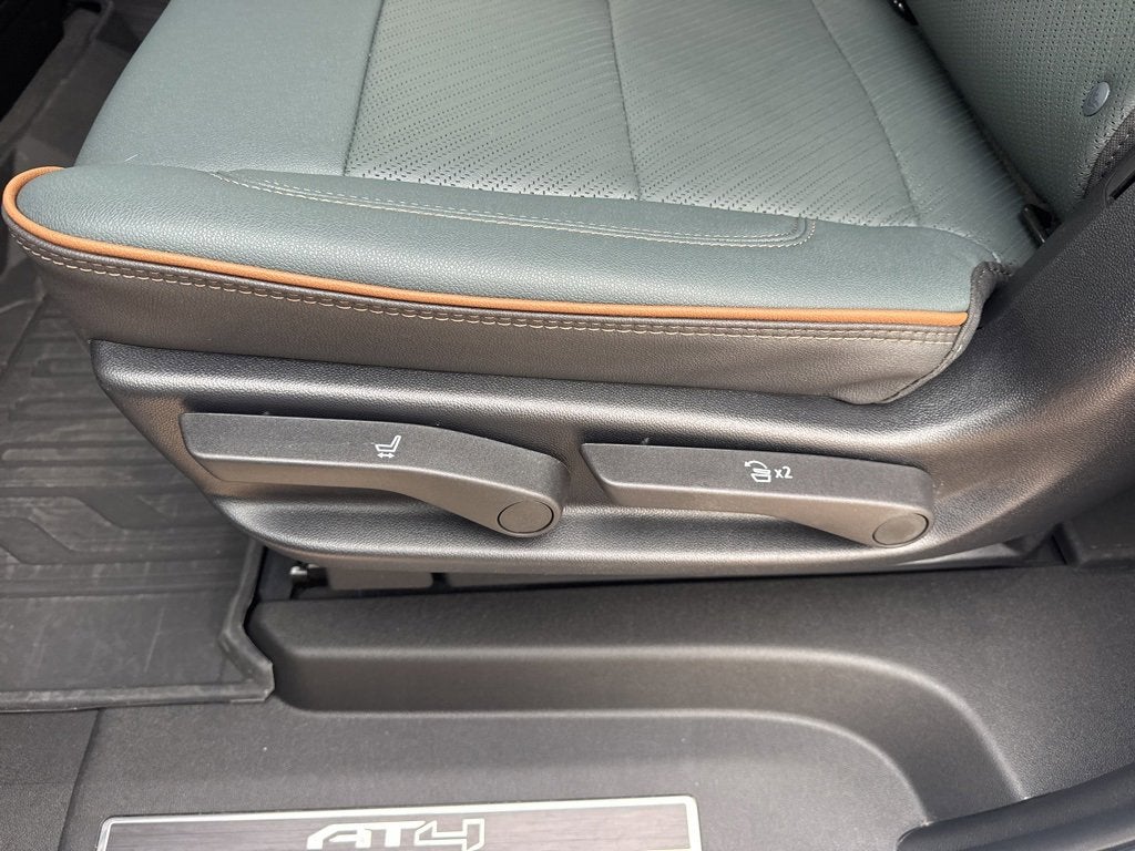 2025 GMC Yukon XL AT4