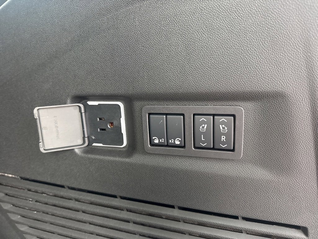 2025 GMC Yukon XL AT4