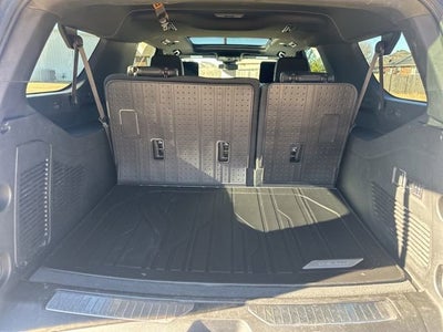 2023 Chevrolet Suburban RST