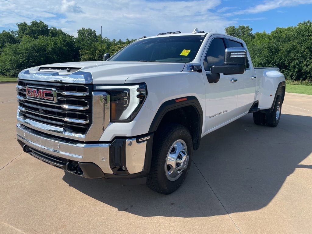 2026 GMC Sierra 4WD Crew Cab Long Box DRW SLT's photo