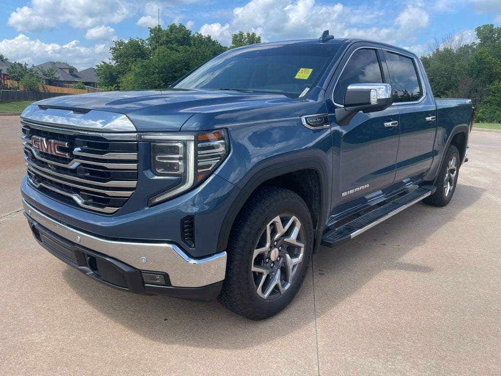 2024 GMC Sierra 4WD Crew Cab Short Box SLT's photo