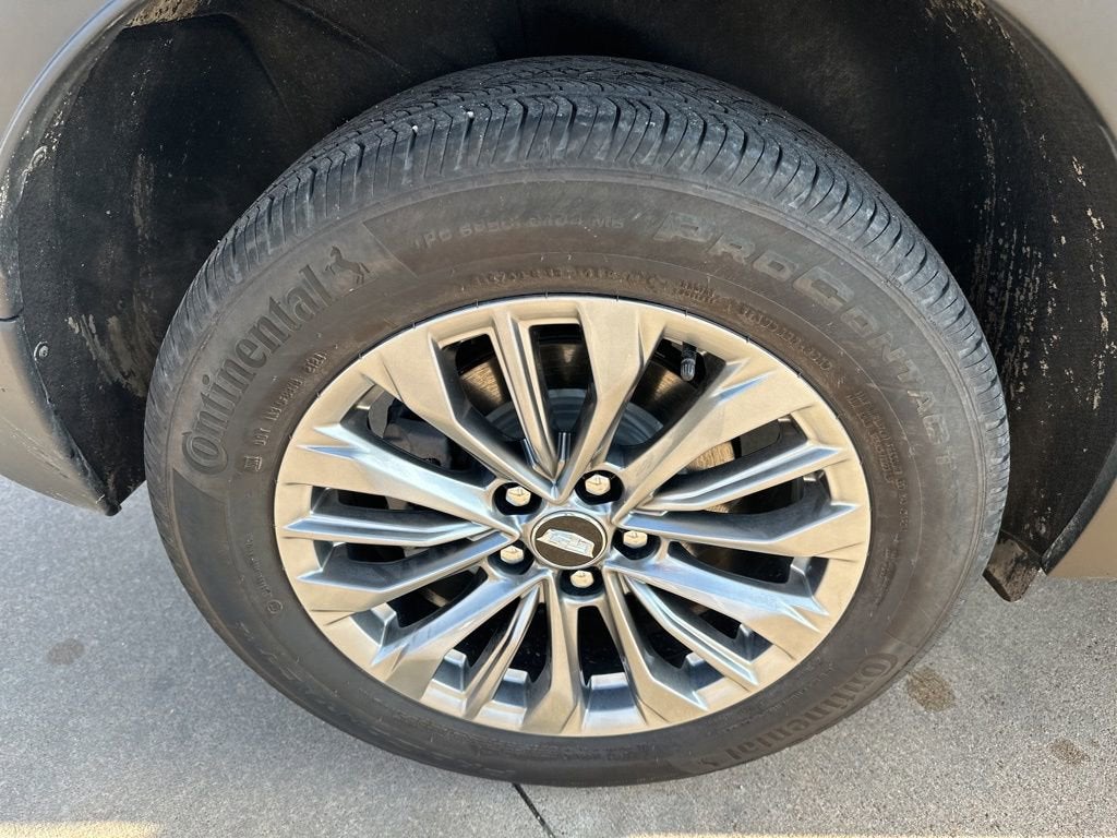 2024 Cadillac XT4 Premium Luxury