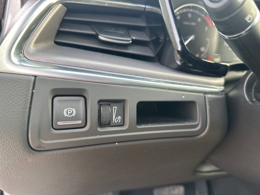 2025 Cadillac XT5 Luxury