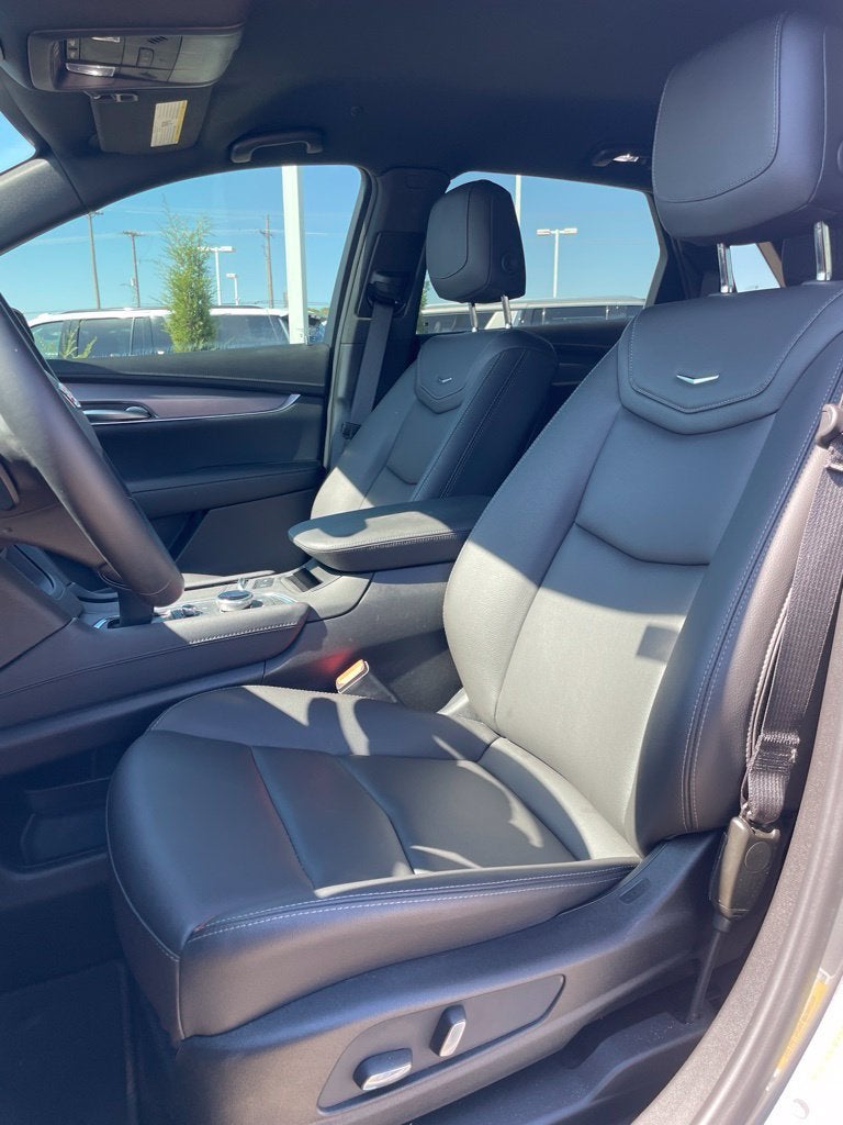 2026 Cadillac XT5 Luxury