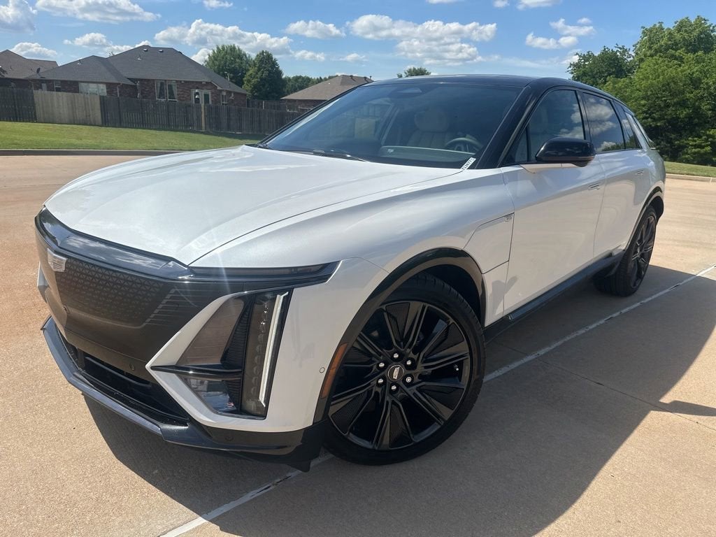2025 Cadillac LYRIQ Sport 3