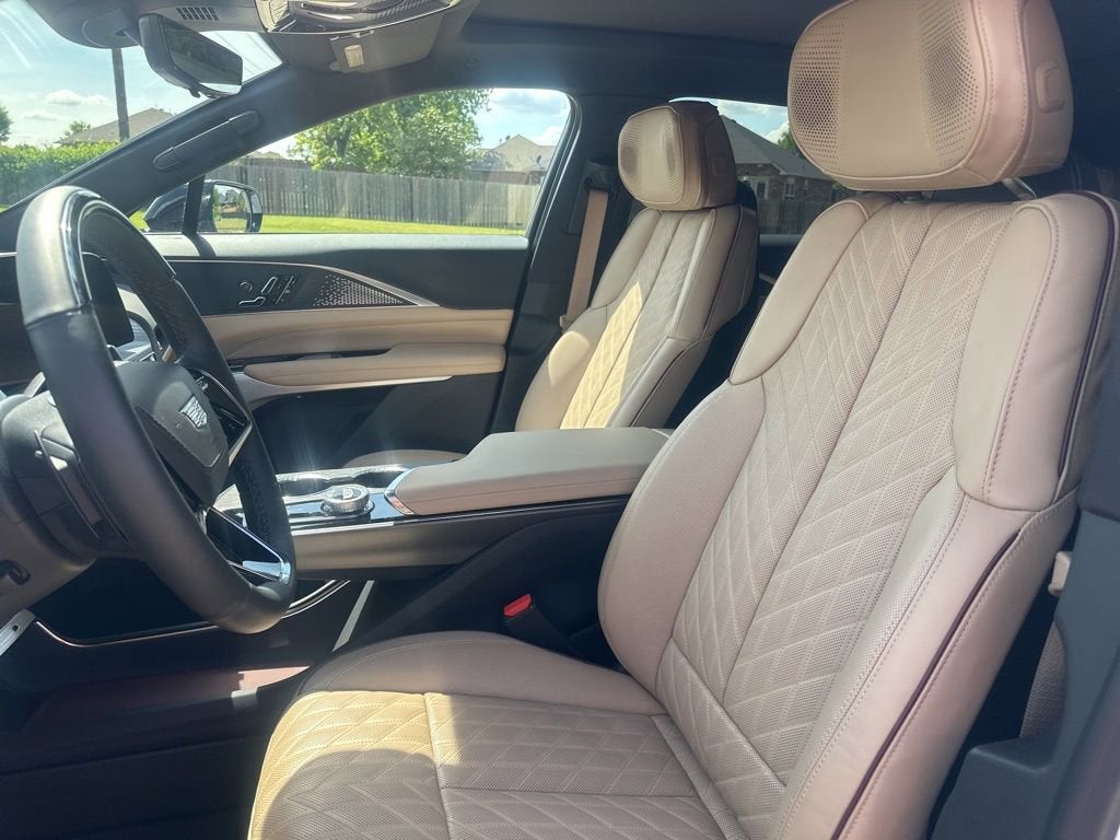 2025 Cadillac LYRIQ Sport 3
