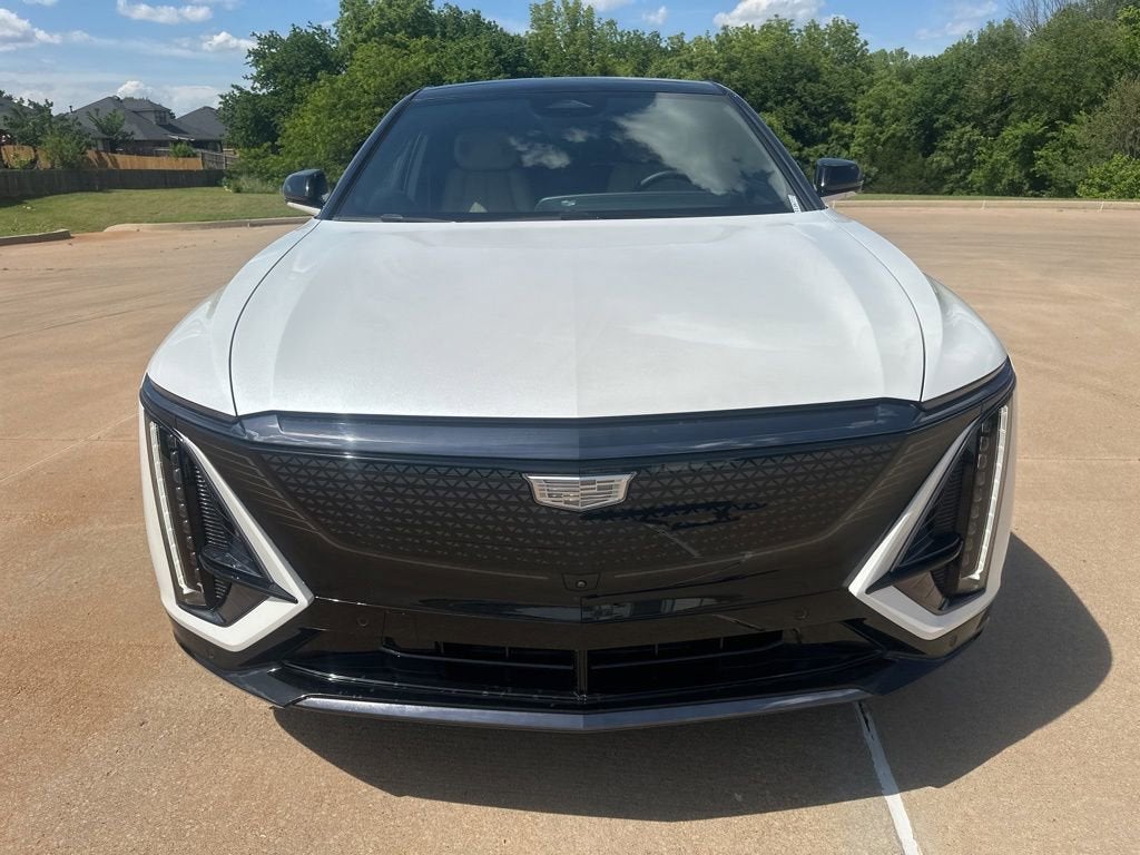 2025 Cadillac LYRIQ Sport 3