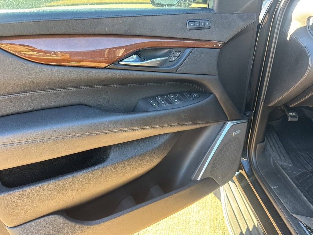 2018 Cadillac Escalade Luxury