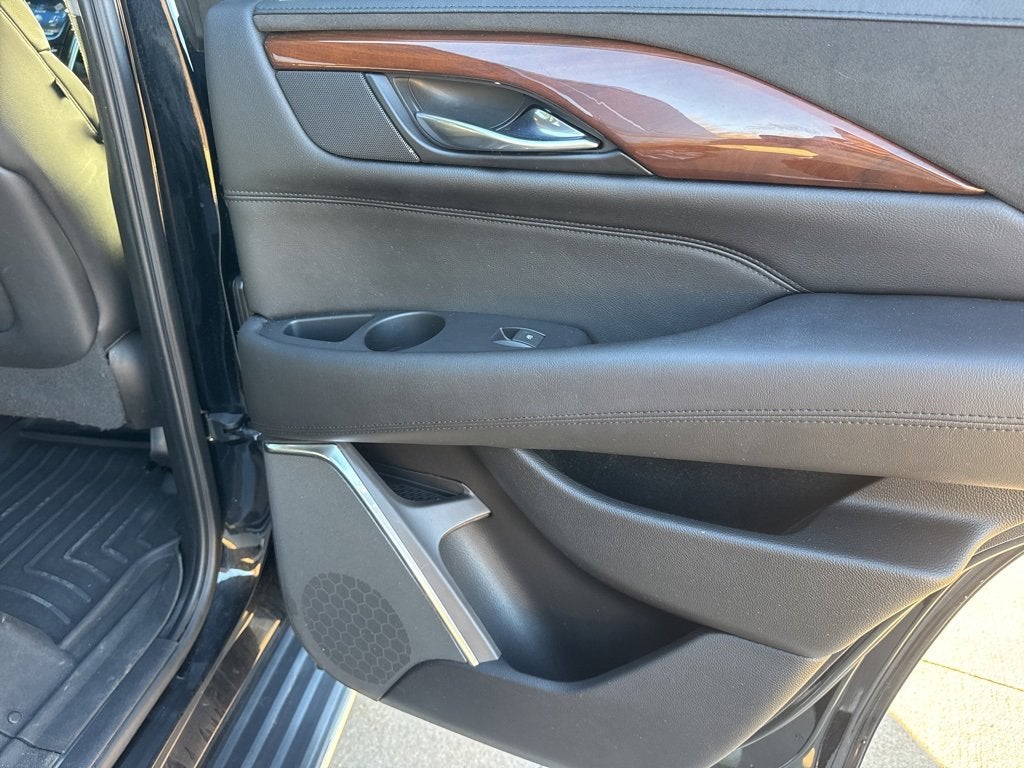 2018 Cadillac Escalade Luxury