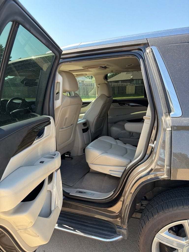 2020 Cadillac Escalade Luxury