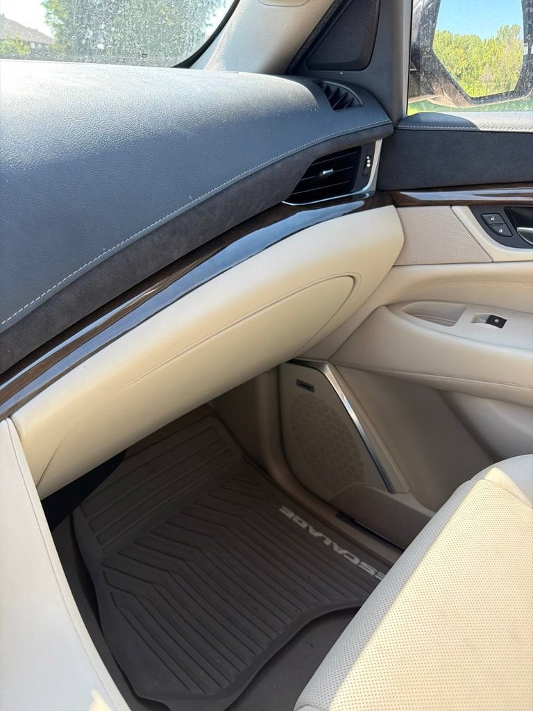 2020 Cadillac Escalade Luxury