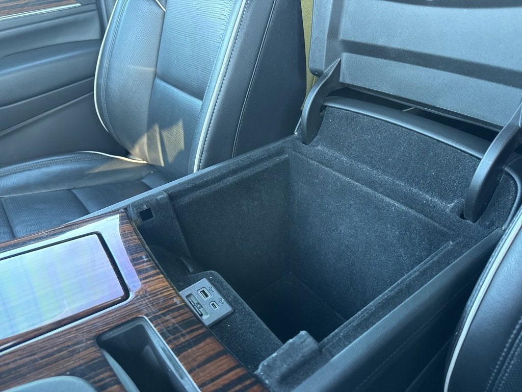 2023 Cadillac Escalade ESV Premium Luxury