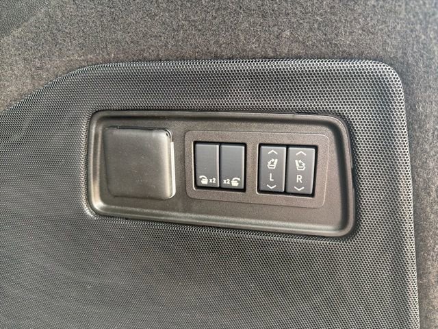 2024 Cadillac Escalade ESV Premium Luxury