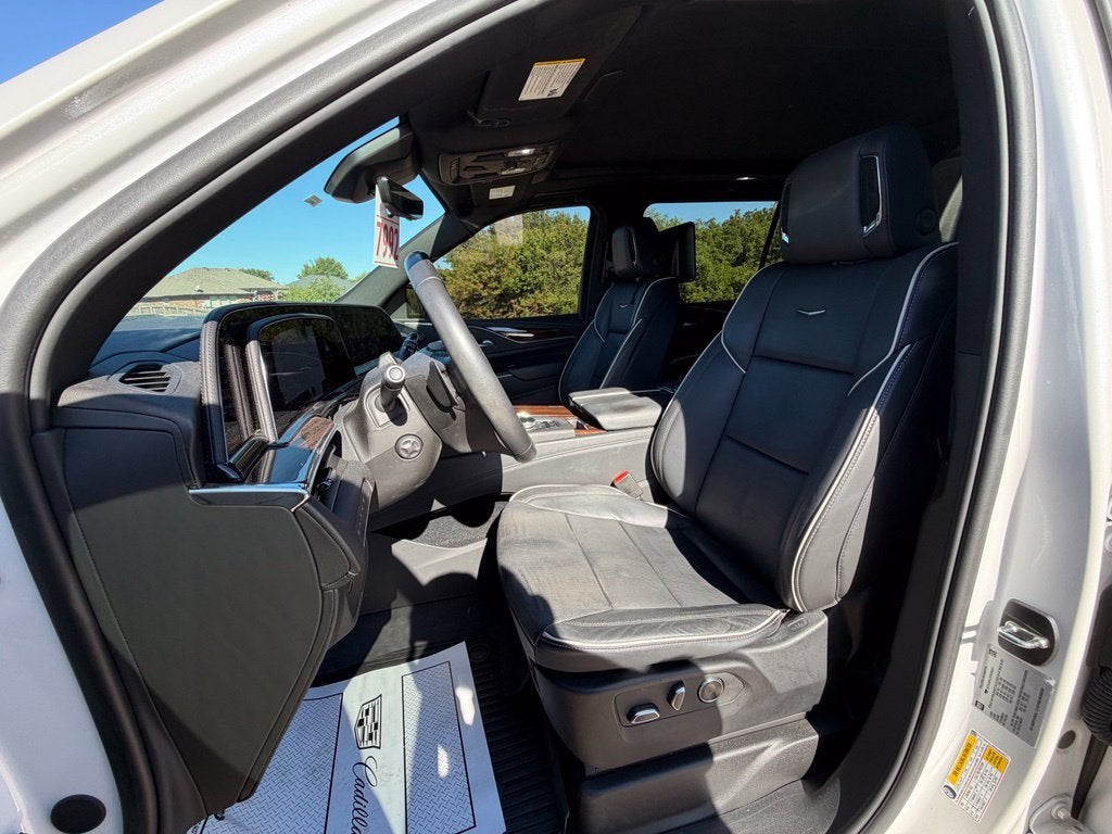 2023 Cadillac Escalade ESV 4WD Premium Luxury