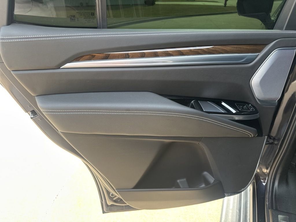 2025 Cadillac Escalade Sport Platinum