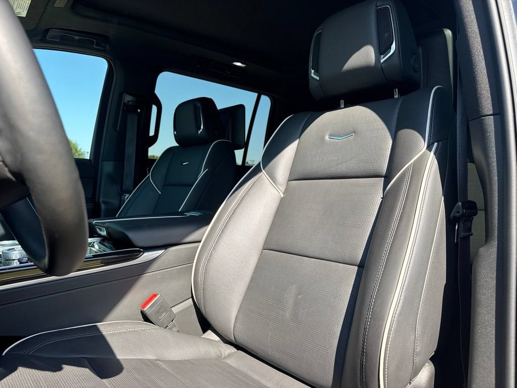 2025 Cadillac Escalade ESV Premium Luxury