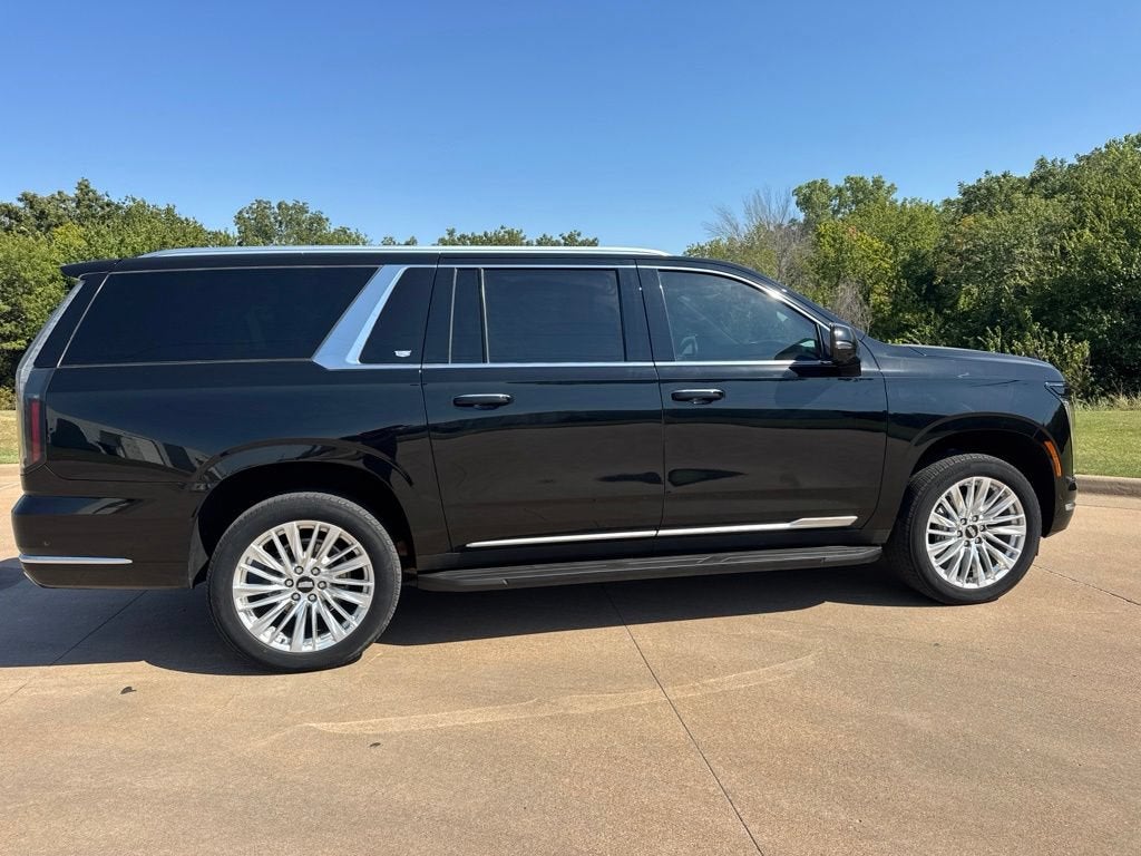 2025 Cadillac Escalade ESV Premium Luxury
