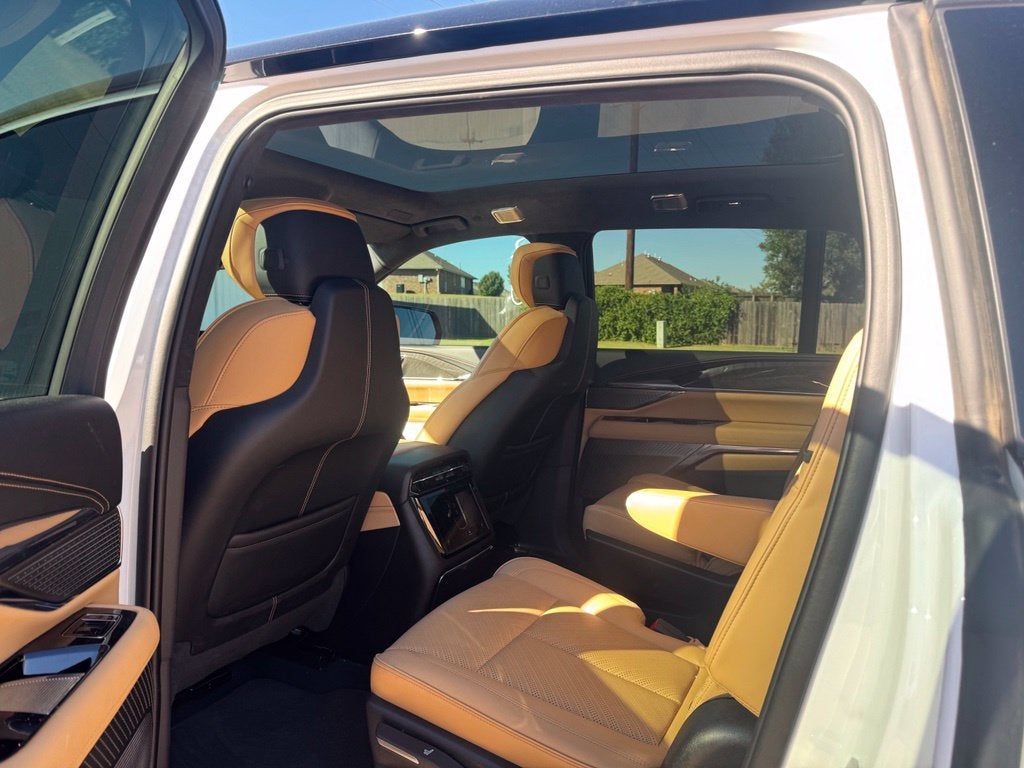 2025 Cadillac ESCALADE IQ Luxury 2