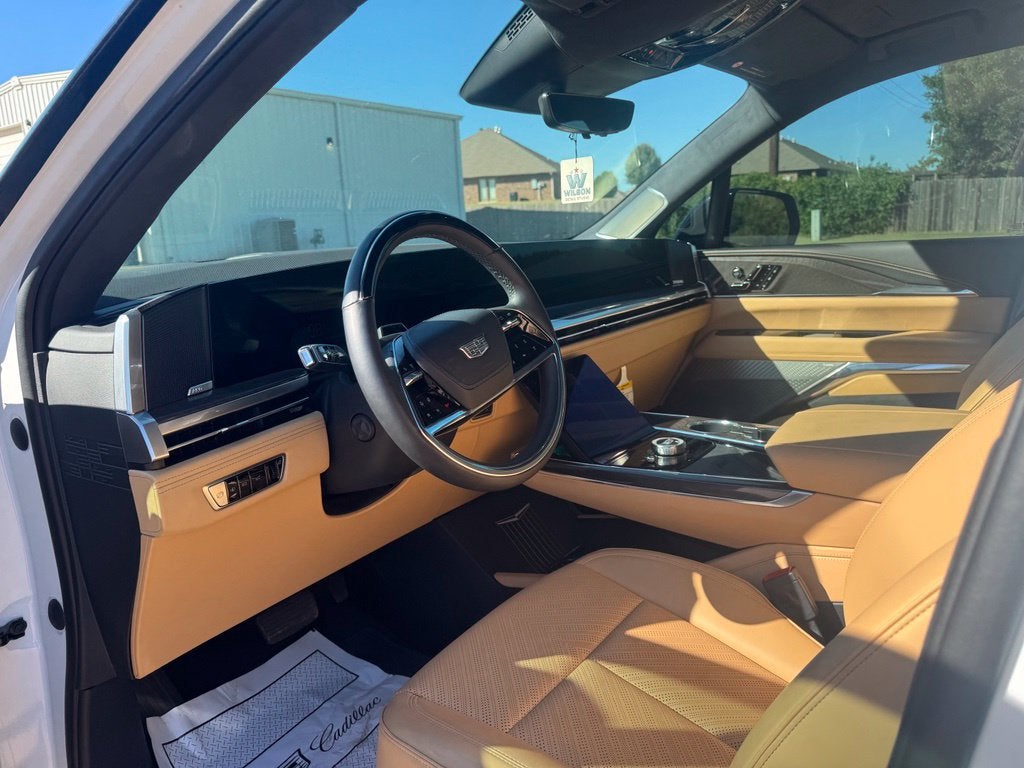 2025 Cadillac ESCALADE IQ Luxury 2