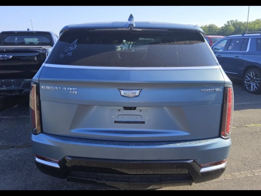 2025 Cadillac ESCALADE IQ Luxury 2