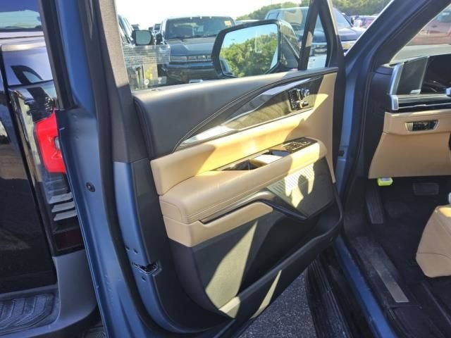 2025 Cadillac ESCALADE IQ Luxury 2