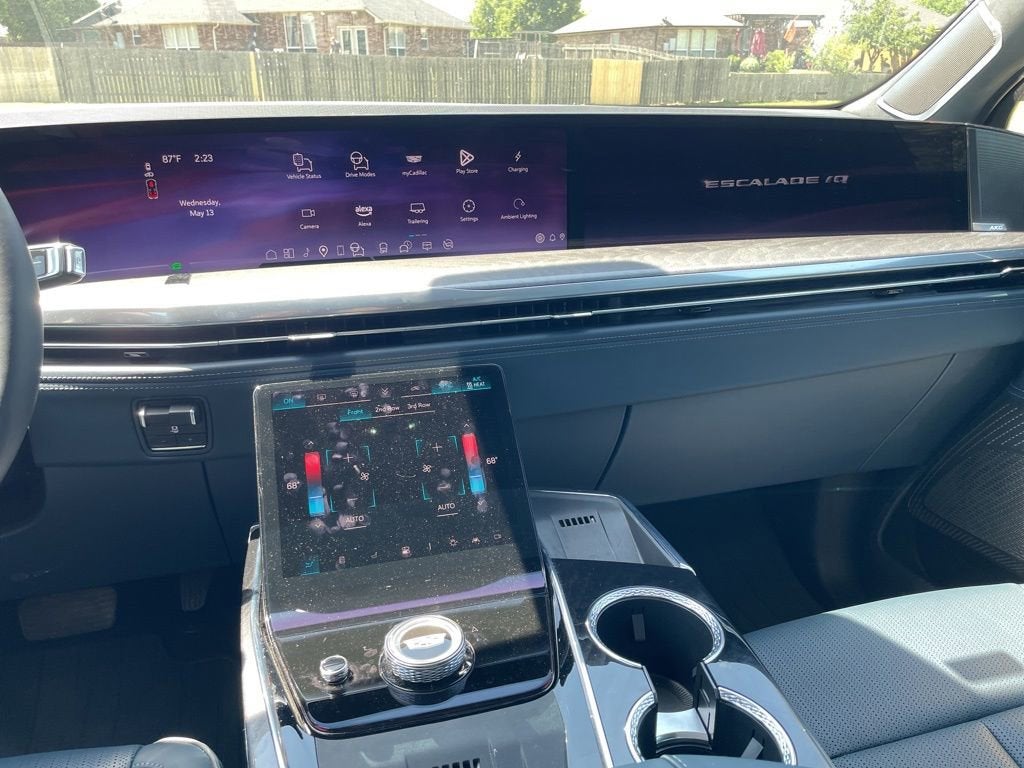 2025 Cadillac ESCALADE IQ Luxury 2