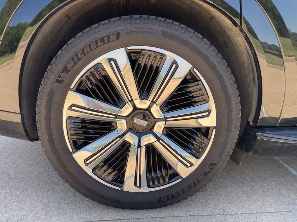 2025 Cadillac ESCALADE IQ Luxury 2