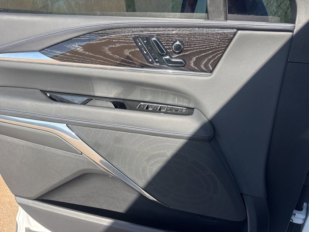 2025 Cadillac ESCALADE IQ Sport 1