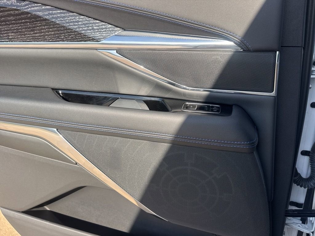 2025 Cadillac ESCALADE IQ Sport 1