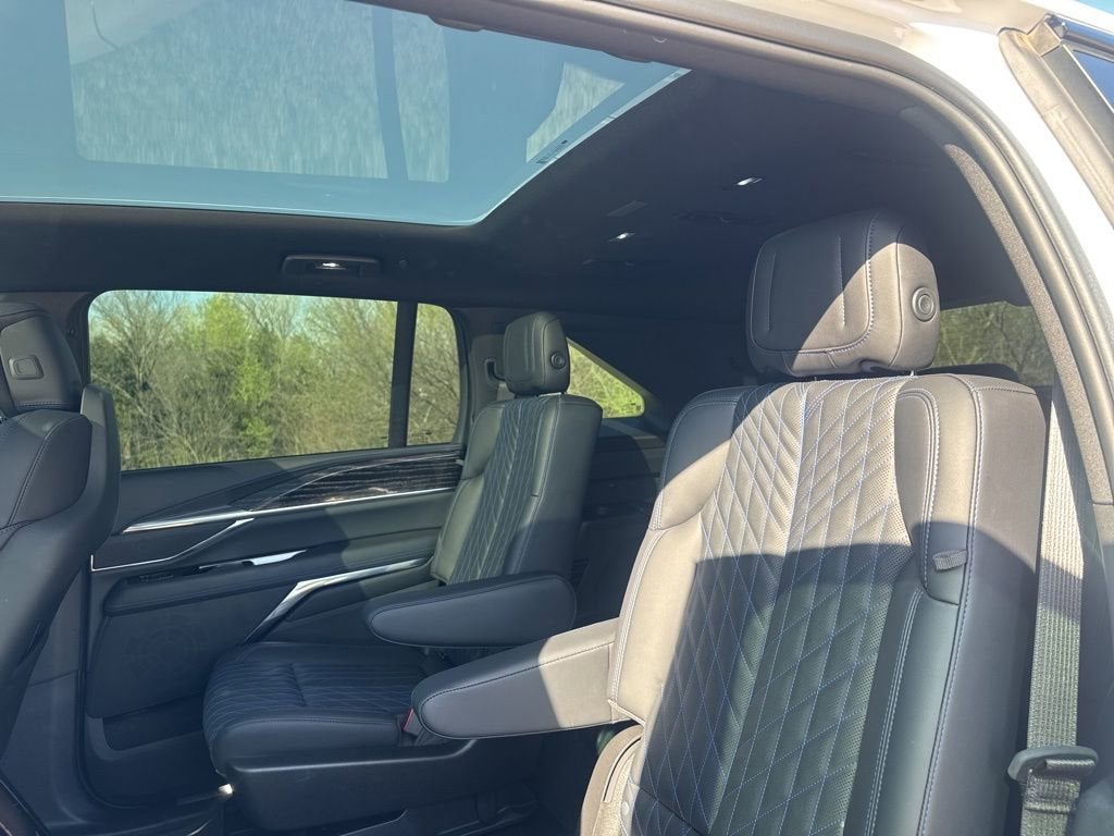 2025 Cadillac ESCALADE IQ Sport 1