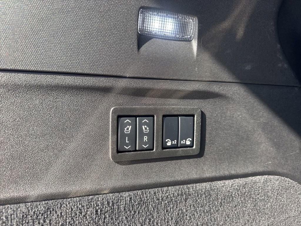 2025 Cadillac ESCALADE IQ Sport 1