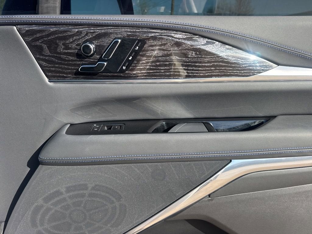 2025 Cadillac ESCALADE IQ Sport 1