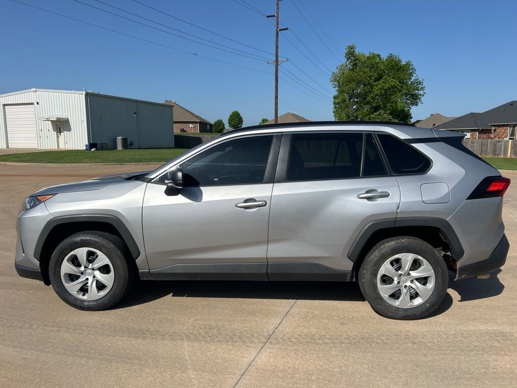 2020 Toyota RAV4 LE