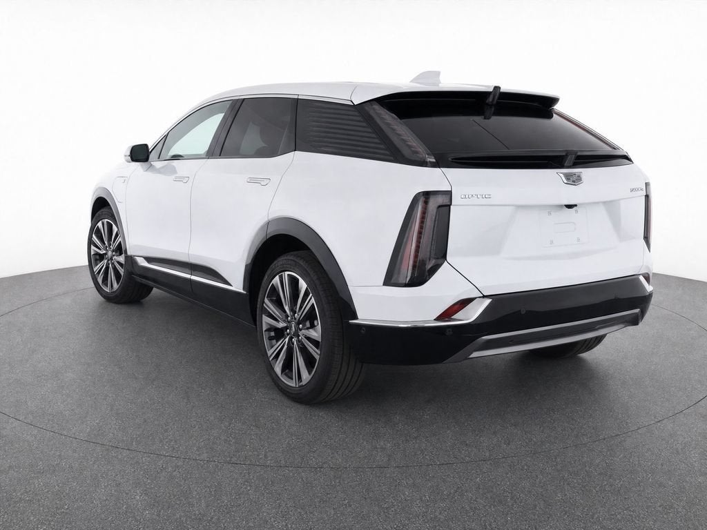 2025 Cadillac OPTIQ Luxury 2