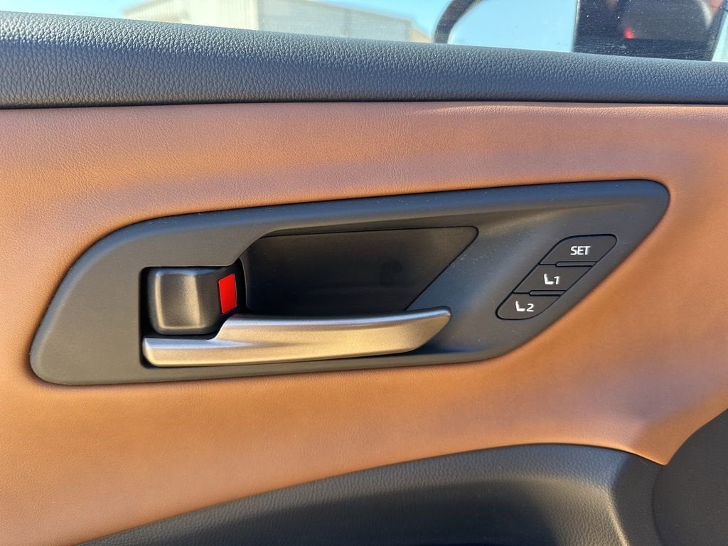 2025 Toyota Crown Signia XLE