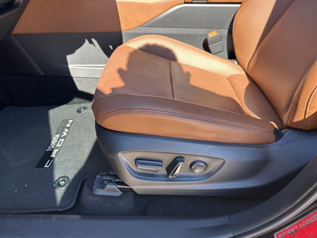 2025 Toyota Crown Signia XLE