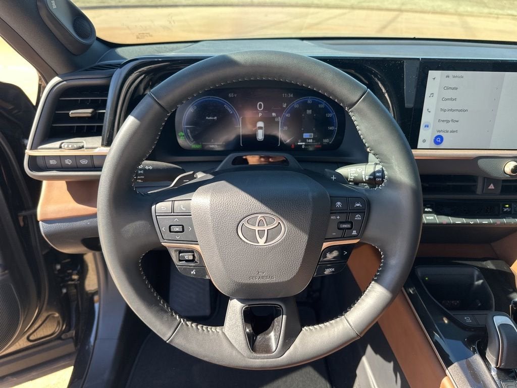 2025 Toyota Crown Signia XLE