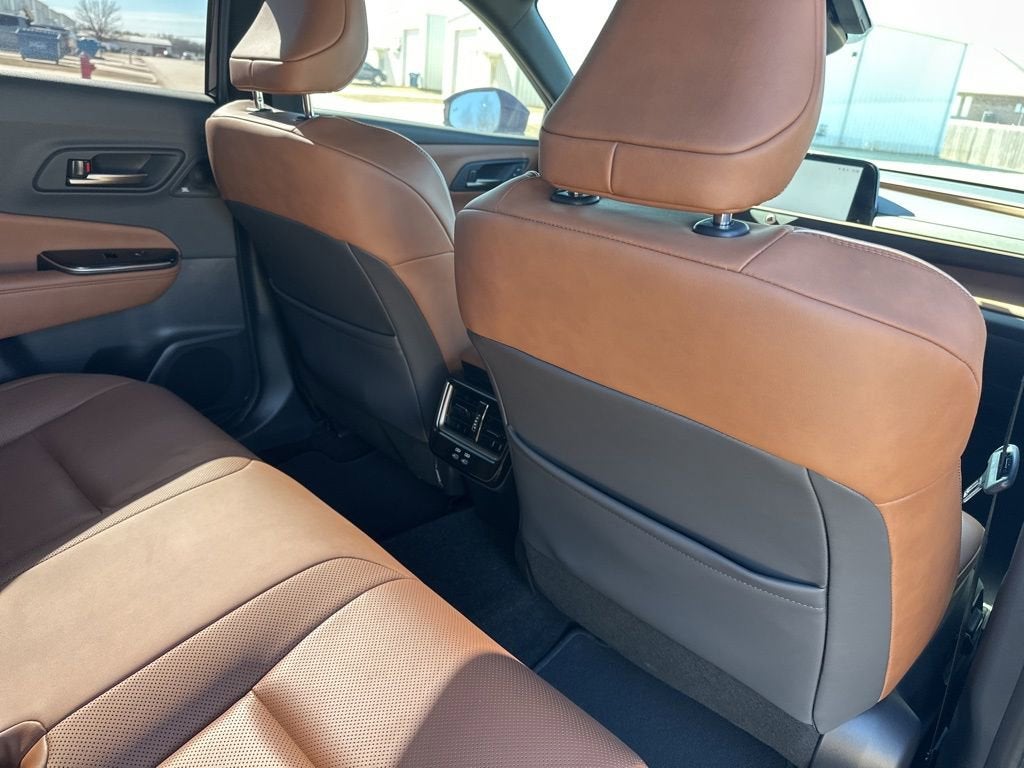 2025 Toyota Crown Signia XLE