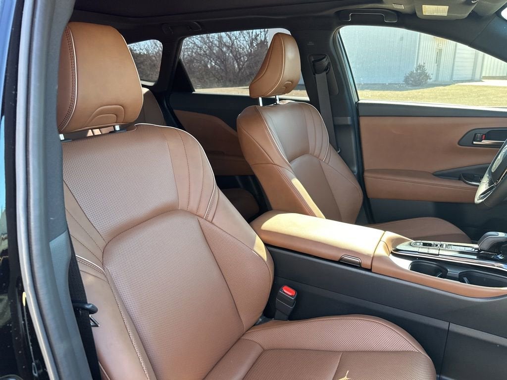 2025 Toyota Crown Signia XLE