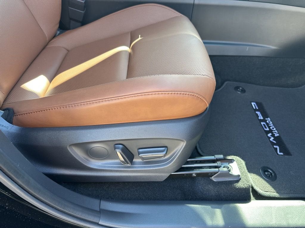 2025 Toyota Crown Signia XLE