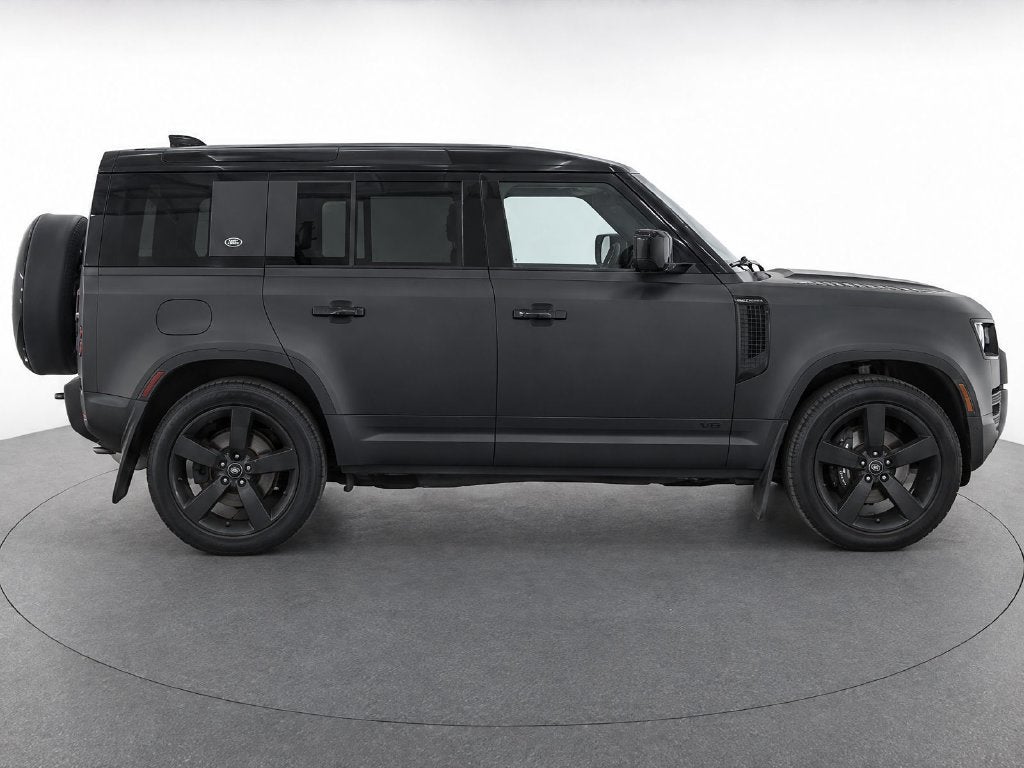 2024 Land Rover Defender V8