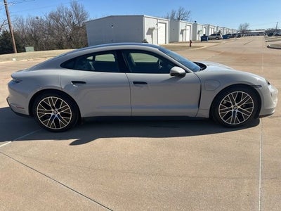 2022 Porsche Taycan Base