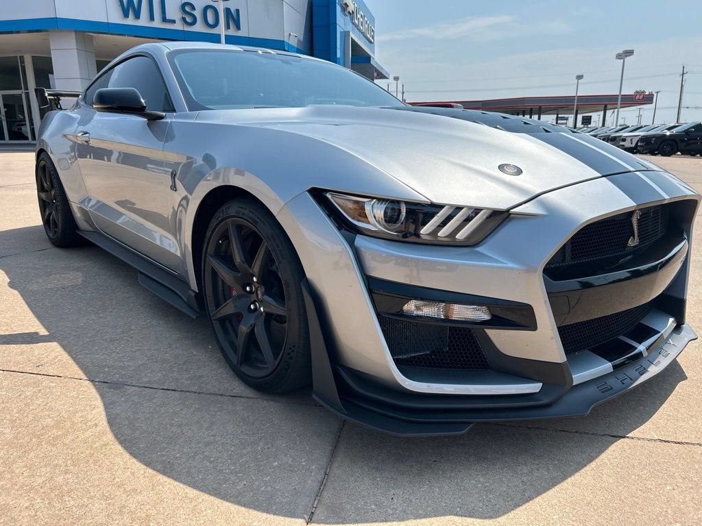 2020 Ford MUSTANG Base