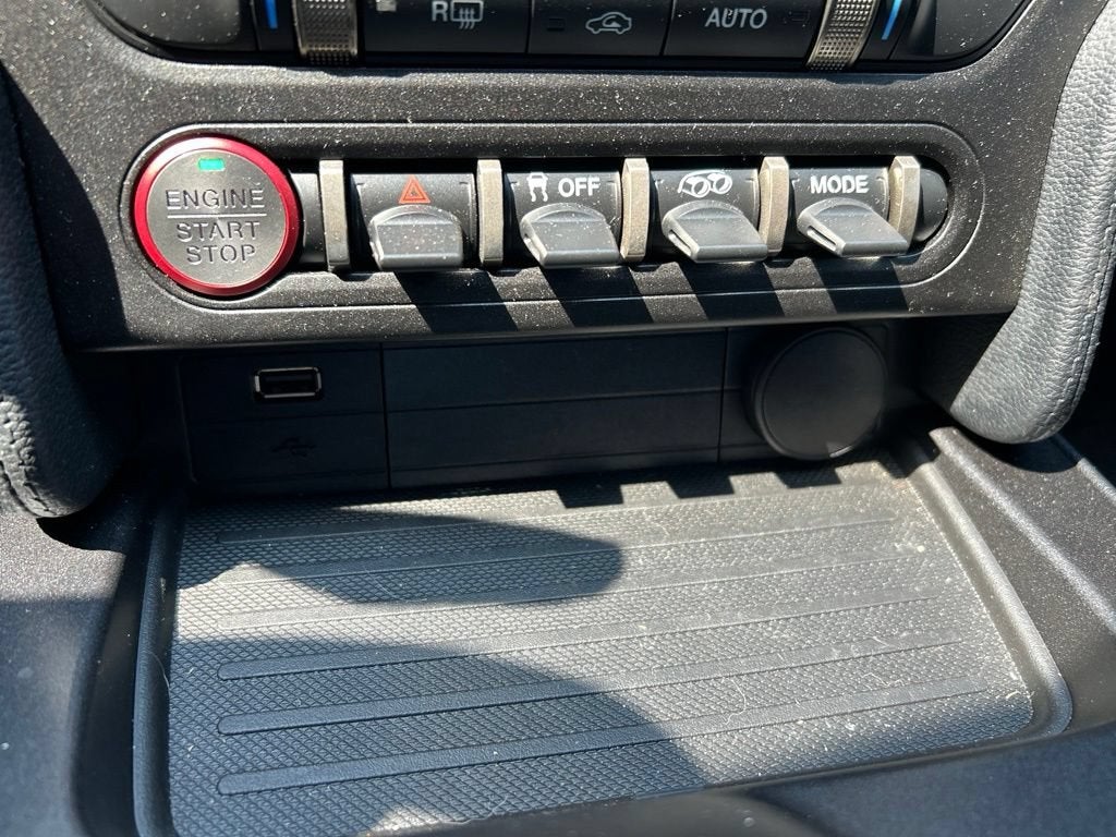 2020 Ford MUSTANG Base