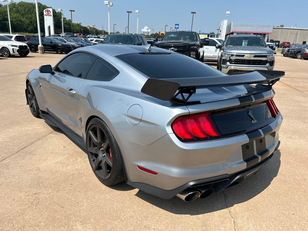 2020 Ford MUSTANG Base